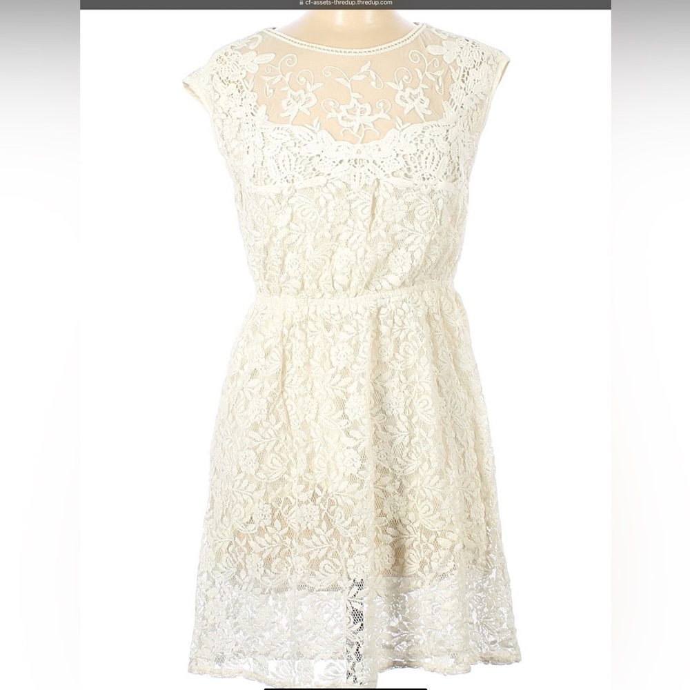 Stunning Designer Brand Ivory Lace Cocktail Dress in Size Medium